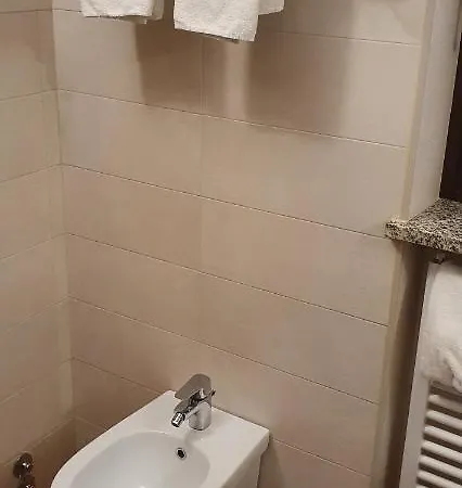 手推车乡村酒店 酒店 托尔托纳